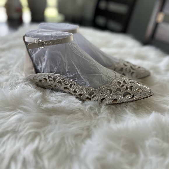 Imagine Vince Camuto Women's Garyn Ballet Flat size 7 - Picture 1 of 6